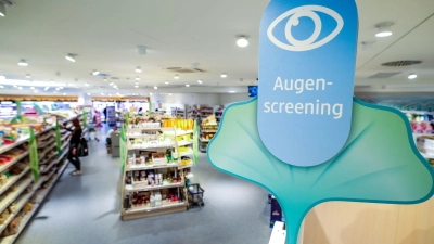 Das Augenscreening-Angebot bei dm ist ein Fall für die Justiz. (Archivbild) (Foto: Christoph Reichwein/dpa)