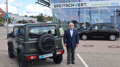 Klaus Dieter Breitschwert, hier vor dem Betrieb in Ansbach, ist der geschäftsführende Gesellschafter der Firmengruppe. (Foto: Oliver Herbst)