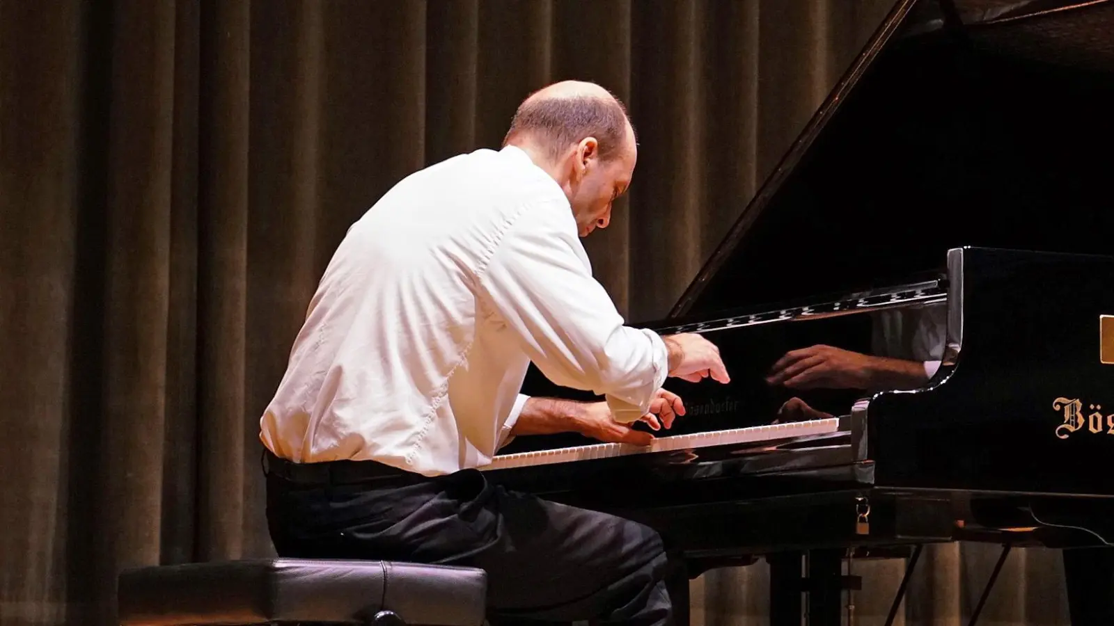 Gab Bach-Konzert: Hristo Kazakov interpretierte die Goldberg-Variationen. (Foto: Elke Walter)