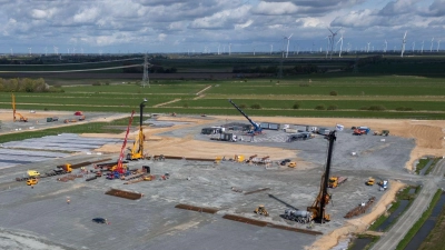 Was wird aus der geplanten Batteriefabrik in Schleswig-Holstein? (Archivbild) (Foto: Christian Charisius/dpa)