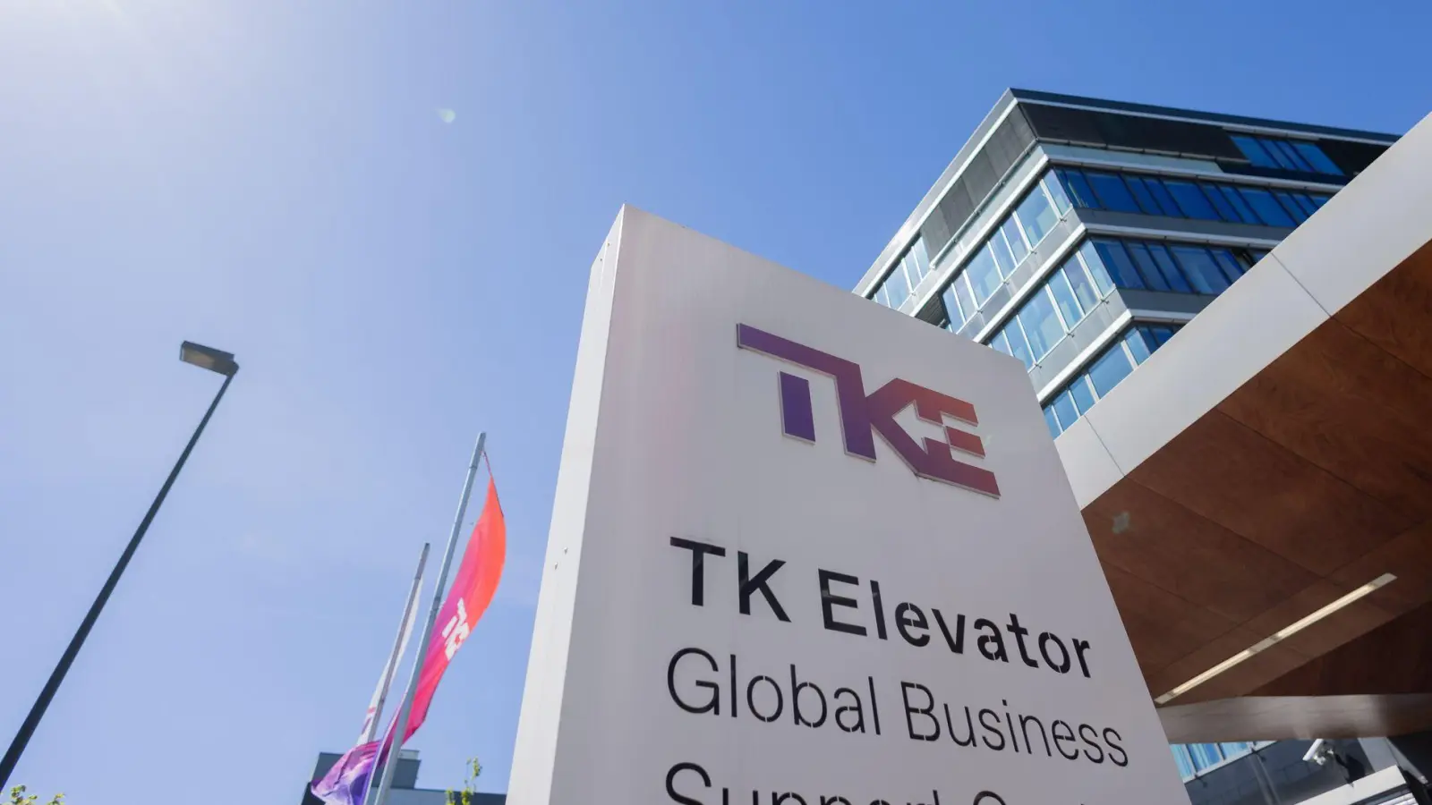 Neuer Marktführer bei Fahrstühlen und Rolltreppen? Kone übernimmt den bisherigen Konkurrenten TK Elevator. (Foto: Rolf Vennenbernd/dpa)