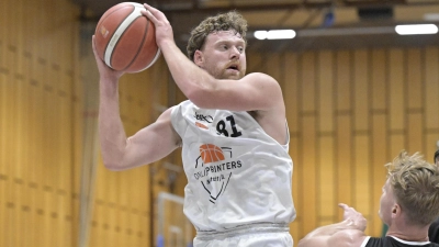 Kapitän Christian Bittel (in einem anderen Spiel) führte seine Mannschaft mit 15 Punkten an, dennoch verloren die Onlineprinters Neustadt beim Tabellenführer Veitshöchheim mit 73:76. (Foto: Martin Rügner)