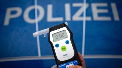 Beim begleiteten Fahren sind 0,00 Promille Pflicht. Der 17-Jährige missachtete nicht nur diese Vorschrift.  (Archivbild: Soeren Stache/dpa)