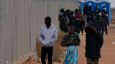 Seit Jahresbeginn sind mehr als 3000 neue Migranten auf der Insel angekommen. (Foto: Petros Karadjias/AP/dpa)