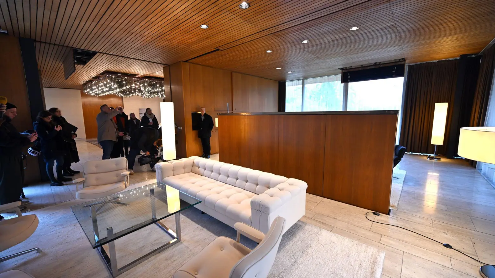 Der sogenannte Kanzlerbungalow ist nach Abschluss der Brandschutz- und Sanierungsarbeiten wieder für die Öffentlichkeit zugänglich. (Foto: Federico Gambarini/dpa)