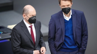 Hatten sich ein anderes Ergebnis gewünscht: Gesundheitsminister Karl Lauterbach (r.) und Bundeskanzler Olaf Scholz. (Foto: Kay Nietfeld/dpa)