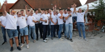 Die Ortsjugend freut sich auf die Kerwa.  (Foto: Alexander Biernoth)