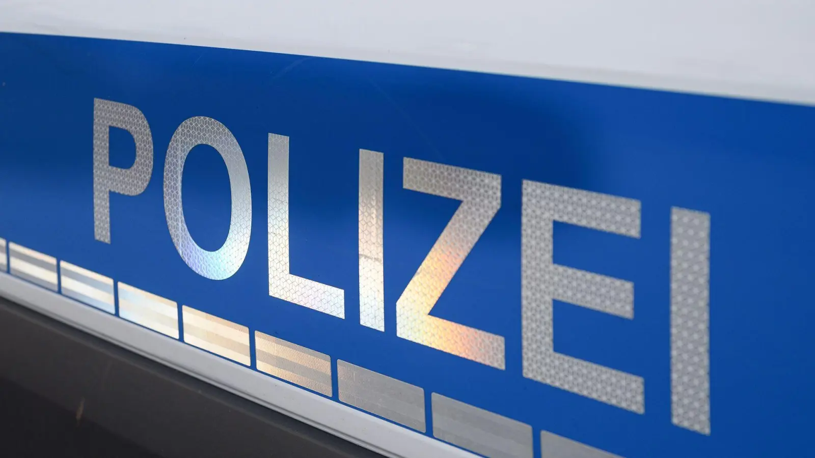Bei der Ansbacher Polizei zeigte ein 36-Jähriger eine angebliche räuberische Erpressung an. (Symbolbild: Daniel Vogl/dpa)