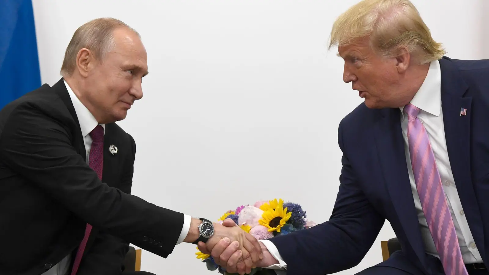 Kremlchef Wladimir Putin und der gewählte US-Präsident Donald Trump haben einen Draht zueinander, weshalb Moskau einen neuen Kontakt für möglich hält. (Foto: Susan Walsh/AP/dpa)