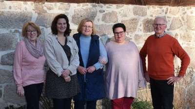 Heidemarie Reuther, Kerstin Müller, Gertrud Keimel, Doris Last und Helmut Tichy konnten wieder zahlreiche Besucher beim Café für Menschen mit Demenz und deren Angehörige begrüßen. (Foto: Ute Niephaus)