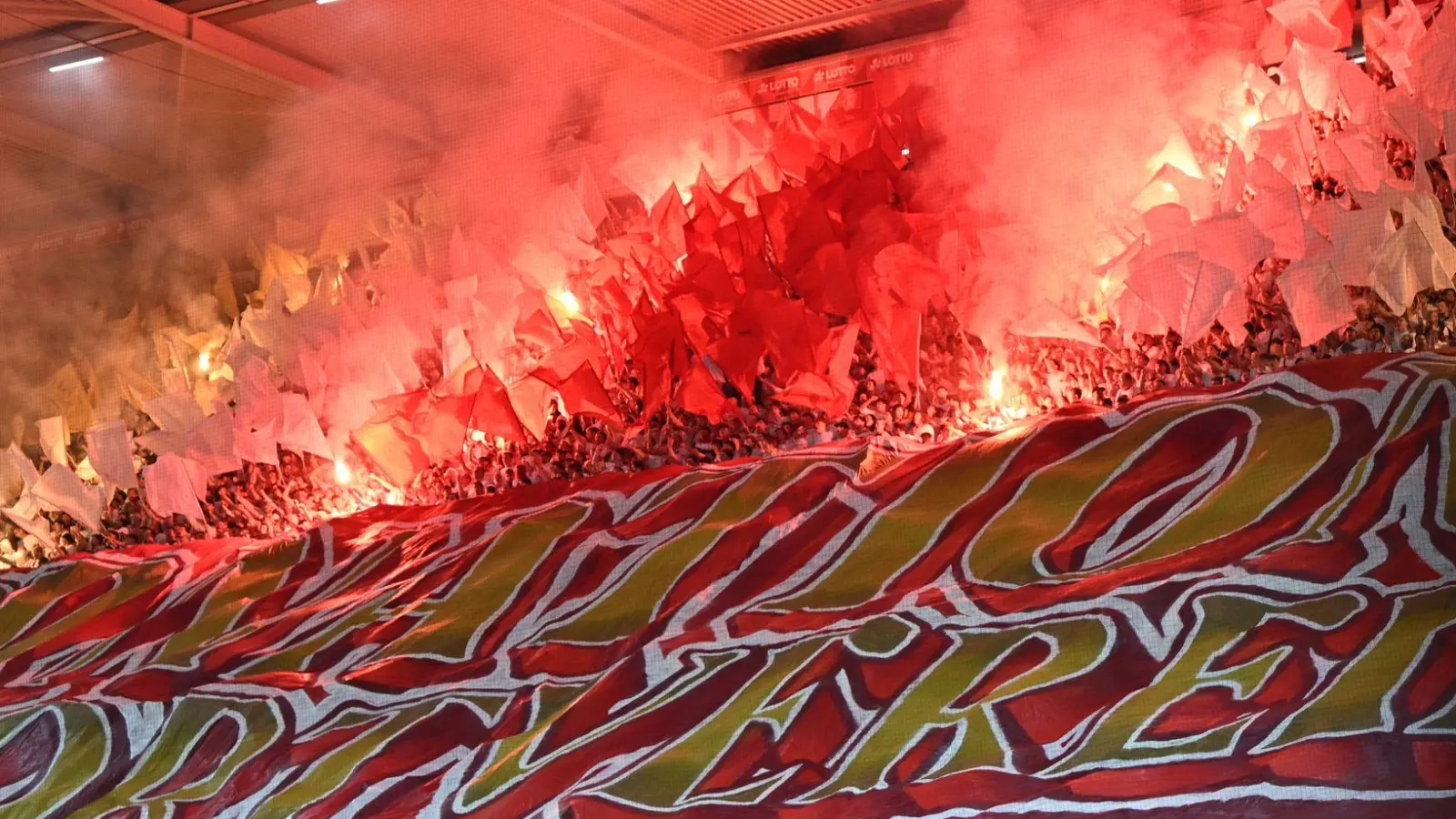 Die UEFA hat den FSV Mainz 05 mit einer Geldstrafe belegt. (Archivbild) (Foto: Torsten Silz/dpa)
