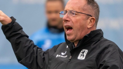 Am Samstag sind Kauczinski und der TSV 1860 in Schweinfurt zu Gast. (Archivbild) (Foto: Peter Kneffel/dpa)