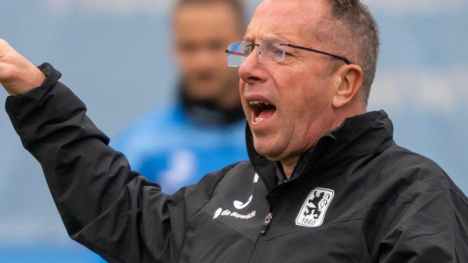 Am Samstag sind Kauczinski und der TSV 1860 in Schweinfurt zu Gast. (Archivbild) (Foto: Peter Kneffel/dpa)