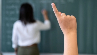 Schüler folgen laut Statistikern in Bayern häufig dem Bildungsweg der Eltern. (Symbolbild) (Foto: Marijan Murat/dpa)