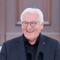 Der Bundespräsident sichtlich gut gelaunt bei einer Kunst-Veranstaltung in Berlin. Mal sehen, wie seine Laune sein wird bei der Gamescom im August. (Foto: Annette Riedl/dpa)
