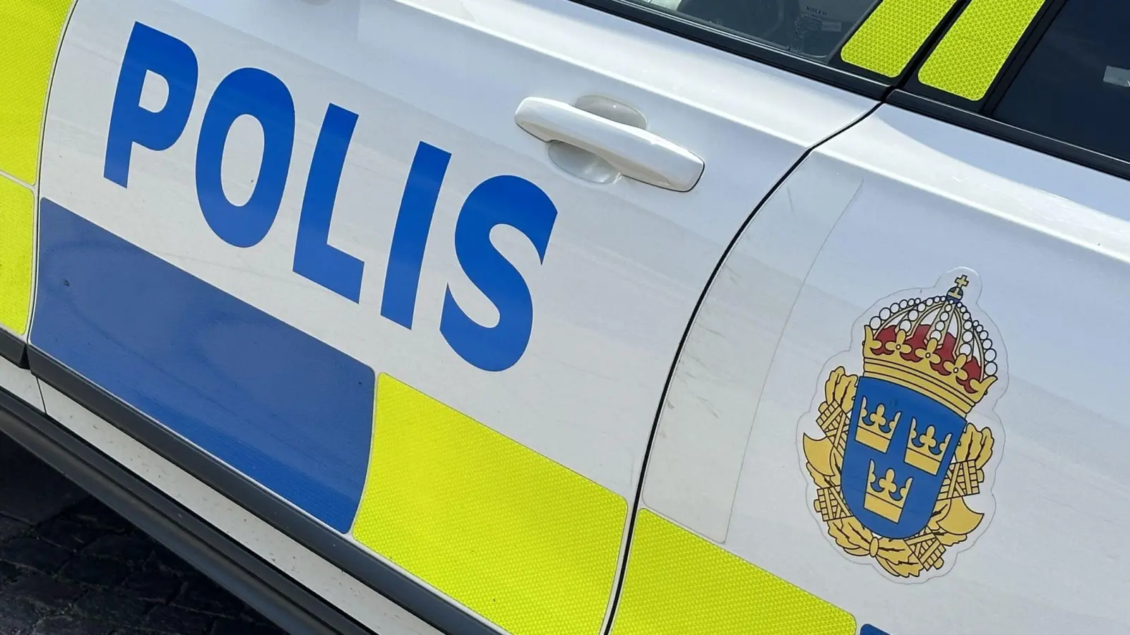 Die schwedische Polizei ermittelt zu Schüssen an einer Schule in Trångsund. (Foto: Steffen Trumpf/dpa)