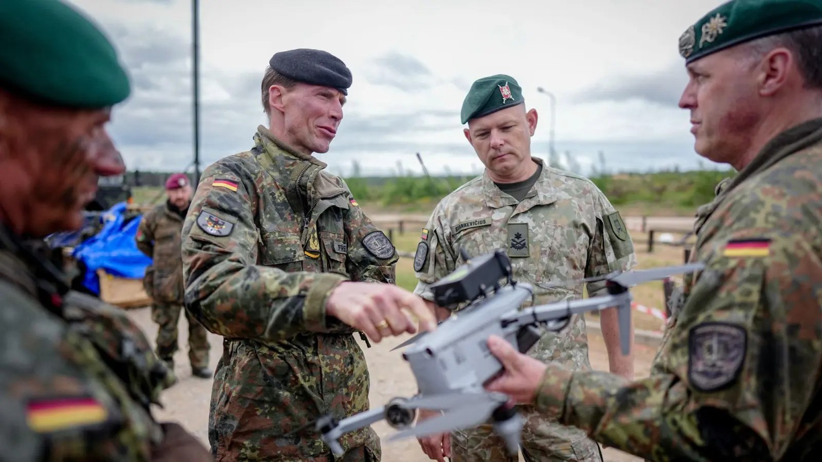 Generalleutnant Christian Freuding in Litauen (Foto: Kay Nietfeld/dpa)