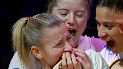 Größter Erfolg seit 1993: Handballerinnen gewinnen Silber.  (Foto: Federico Gambarini/dpa)