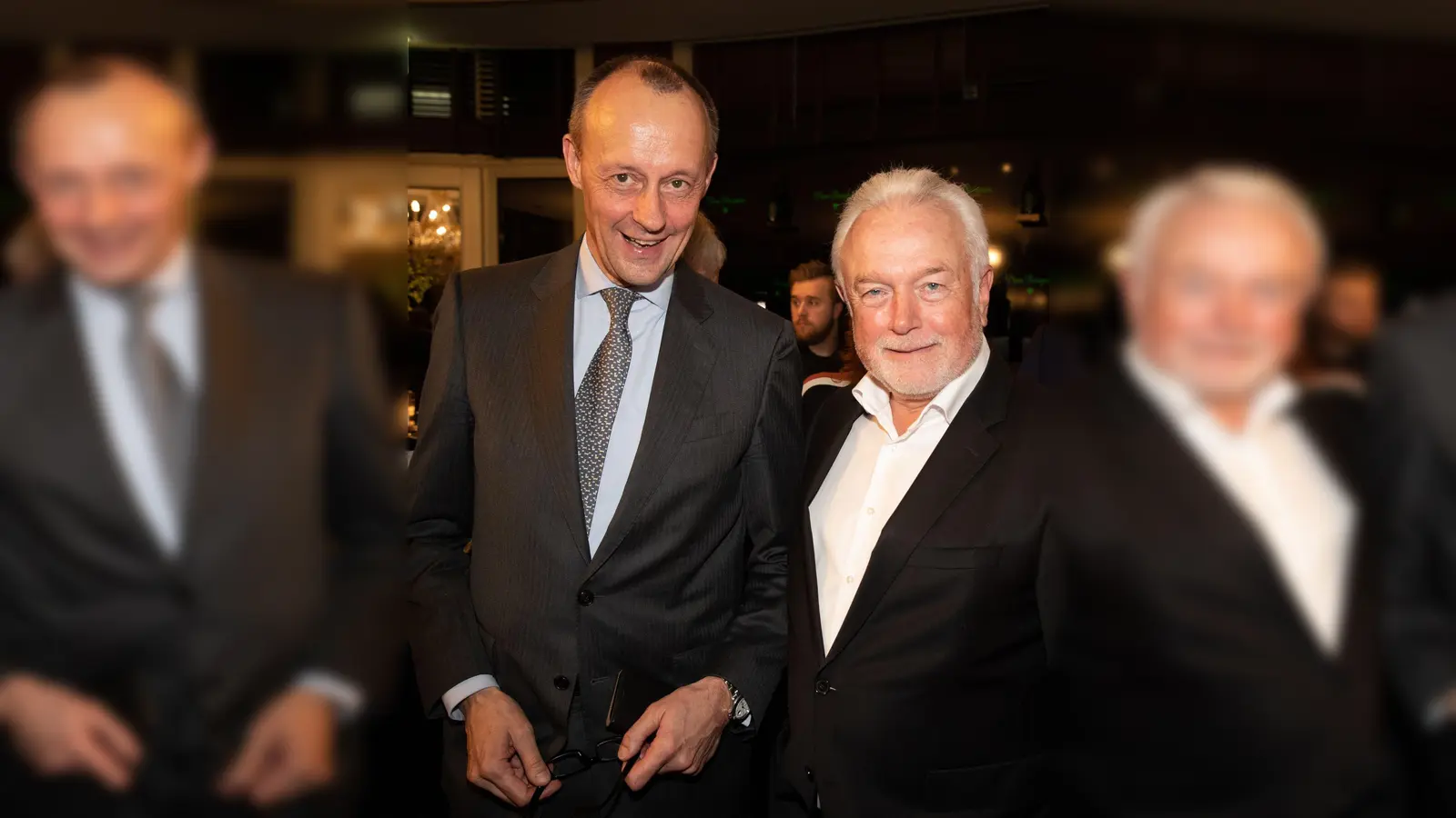 Lange ist's her: Friedrich Merz und Wolfgang Kubicki Seite an Seite. (Archivbild) (Foto: Christian Charisius/dpa)