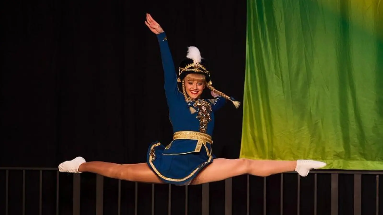Liana Wolf tritt regelmäßig mit ihren Tänzen auf und nimmt an Wettkämpfen in ganz Deutschland teil (Foto: Movement.photos)