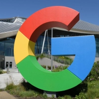Google braucht dringend mehr Rechenleistung für seine KI-Software Gemini. (Archivbild) (Foto: Andrej Sokolow/dpa)