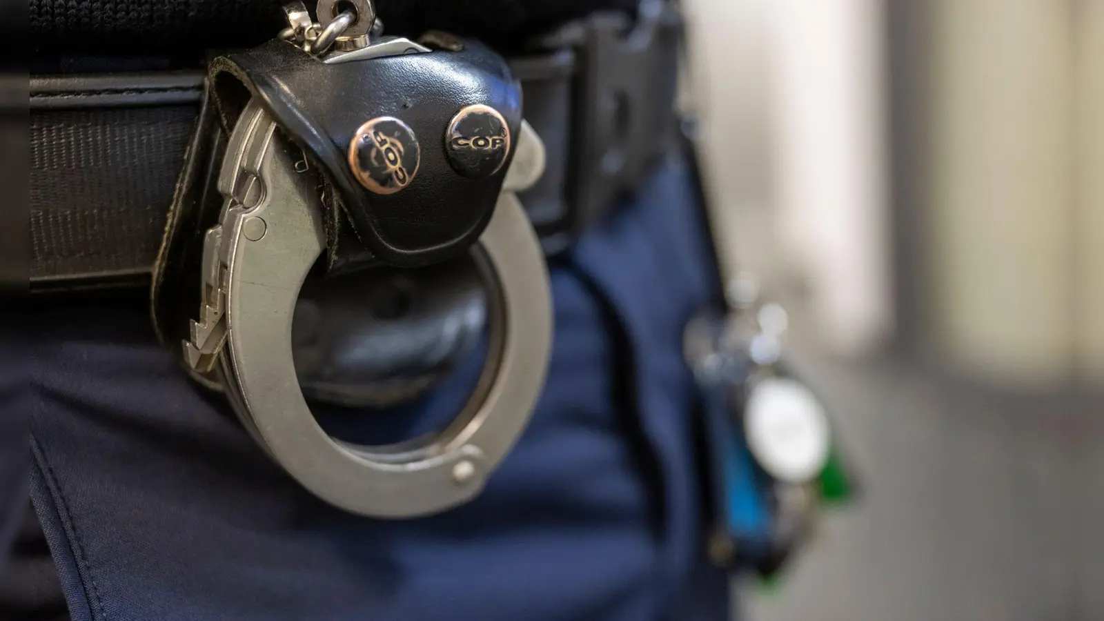 Inzwischen ist keiner der fünf Festgenommenen mehr in Gewahrsam oder Untersuchungshaft. (Symbolbild) (Foto: Peter Kneffel/dpa)