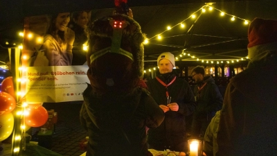 Der Typisierungsstand im Rahmen des Lichterzuges der Landwirte auf dem Neustädter Festplatz wurde sehr gut angenommen. (Foto: Evi Lemberger)