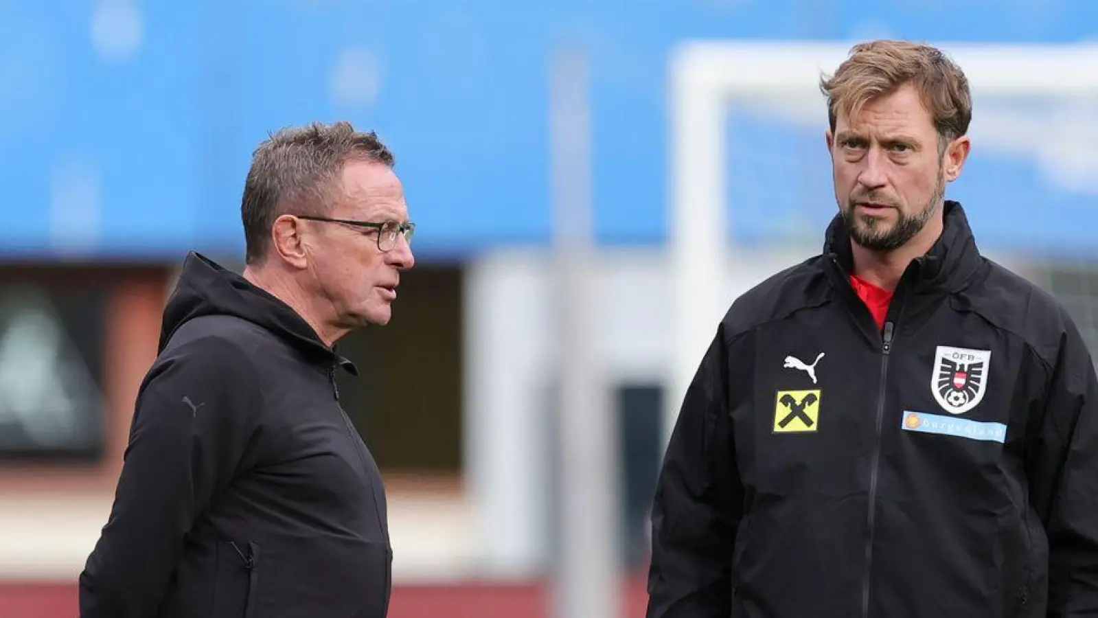 Neuer Trainer in Braunschweig: Lars Kornetka (r), Assistenzcoach von Ralf Rangnick bei der österreichischen Nationalmannschaft. (Archivbild) (Foto: Christian Charisius/dpa)