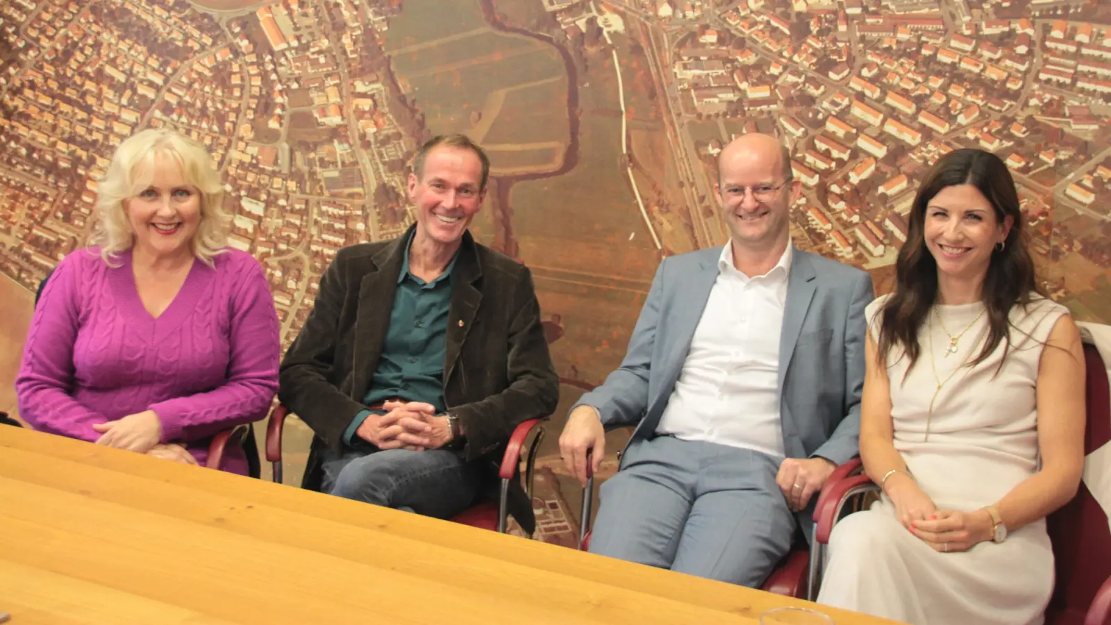 Sind mit dem Erreichten zufrieden (von links): Dr. Petra Ziegler, Dr. Christoph Hammer, Dr. Markus Naser und Michaela Ebner erläuterten, was sie vom Beschluss in Sachen ANregiomed halten. (Foto: Robert Maurer)