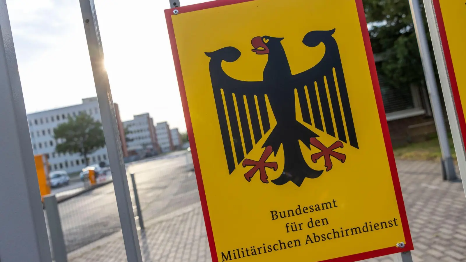 Der Militärische Abschirmdienst (MAD) ist der Nachrichtendienst der Bundeswehr. Er untersteht dem Verteidigungsministerium. (Symbolbild) (Foto: Thomas Banneyer/dpa)