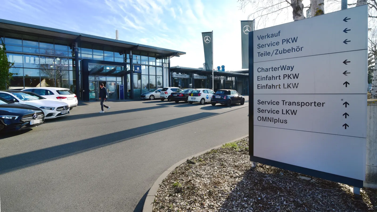 Das Autohaus Oppel mit dem Hauptsitz in Elpersdorf will sich auf Mittelfranken konzentrieren und gibt seine Niederlassungen im Freistaat Sachsen auf. (Foto: Jim Albright)