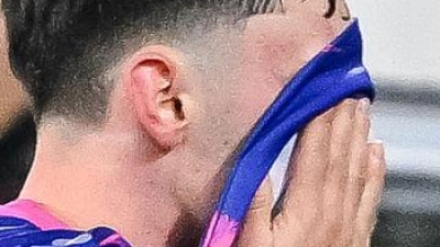 Sah nach nicht einmal einer halben Stunde die Rote Karte: Paul Nebel (Foto: Harry Langer/dpa)