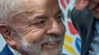 „Er kam nach Brasilien, aber sein Kopf blieb in Berlin“, sagt Lula über Merz. (Foto: Michael Kappeler/dpa-pool/dpa)