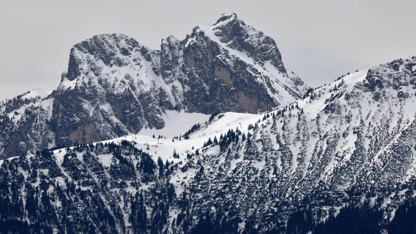 In den Alpen kann es am Wochenende bis zu 10 Zentimetern schneien. (Symbolbild) (Foto: Karl-Josef Hildenbrand/dpa)