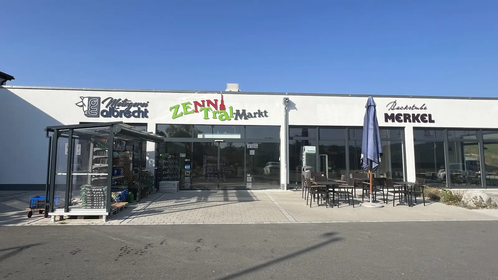 Neuanfang für den Trautskirchener Nahversorger: Die Gemeinde hat den früheren Frischemarkt Schuler als „ZeNNtralmarkt“ wiedereröffnet. (Foto: Yvonne Neckermann)