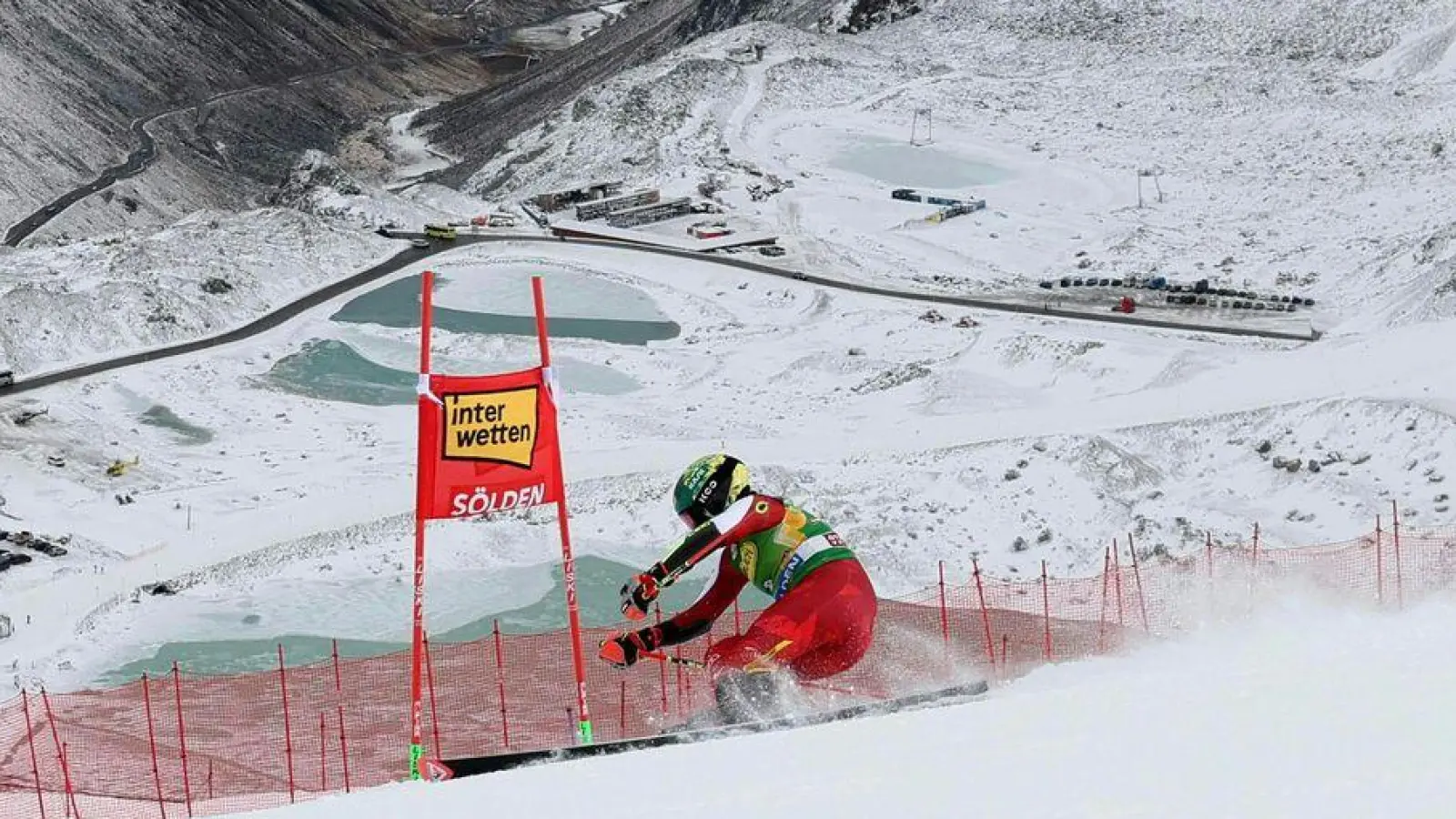 Die Österreicherin Julia Scheib feierte in Sölden ihren ersten Weltcup-Sieg. (Foto: Expa/Johann Groder/APA/dpa)