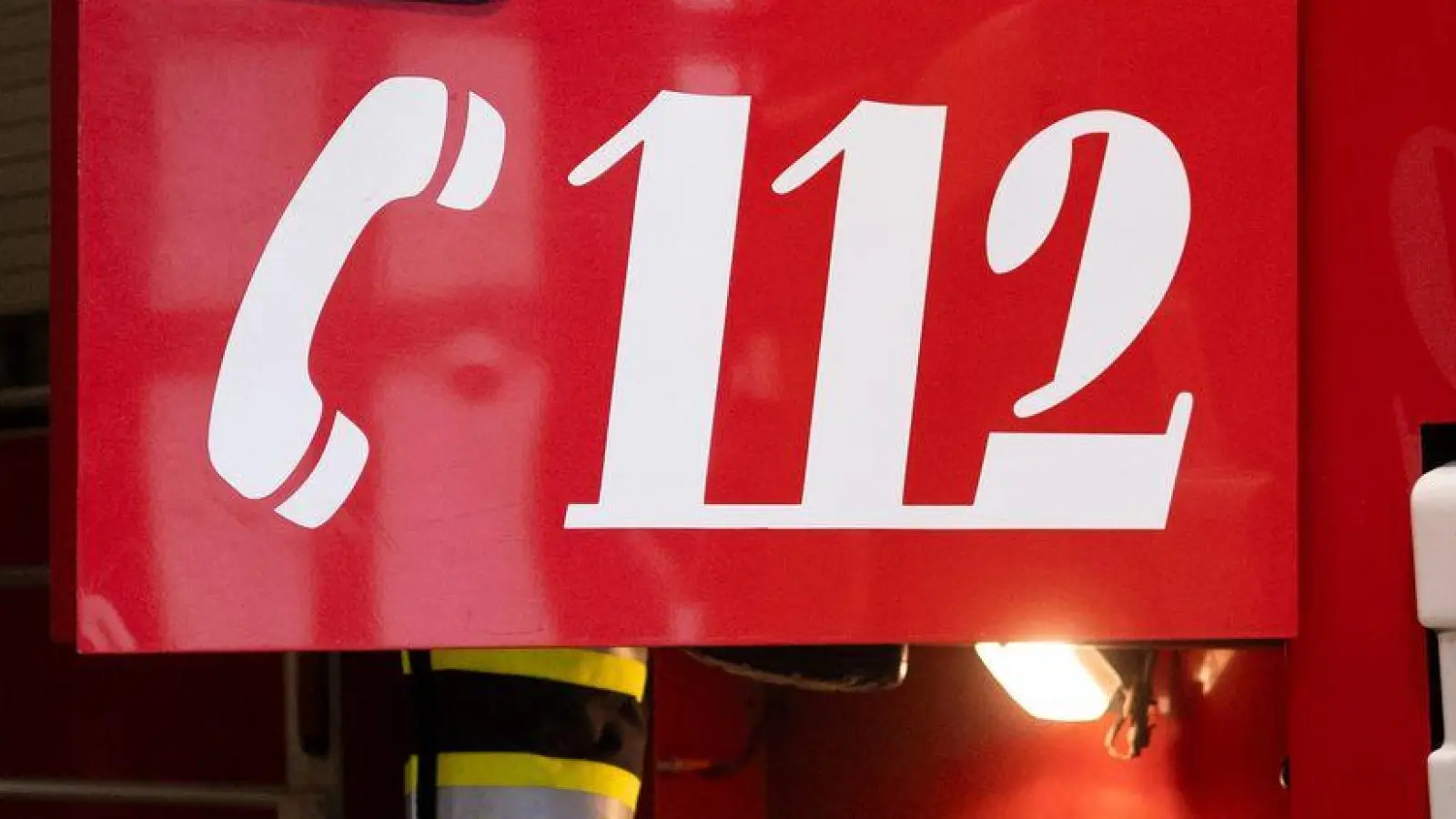 Feuerwehr und Polizei waren am Morgen bei einem Brand im mittelfränkischen Weißenburg im Einsatz. (Symbolbild) (Foto: Niklas Treppner/dpa)