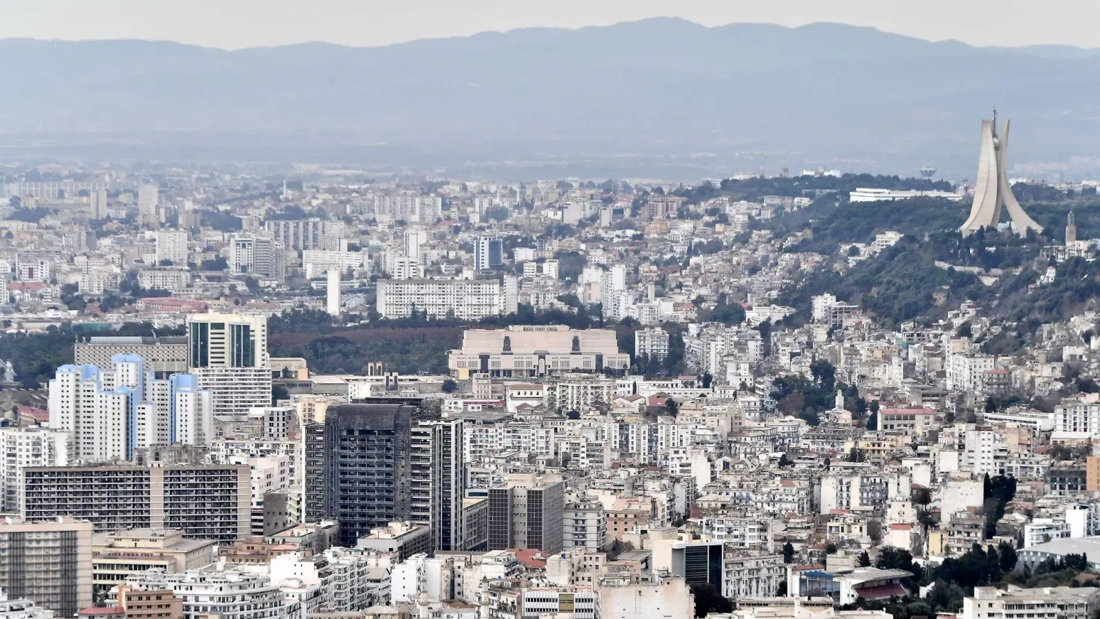 Bei einem Brand in einem algerischen Waisenhaus sind elf Menschen ums Leben gekommen. (Symbolbild) (Foto: Fateh Guidoum/AP/dpa)