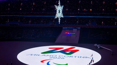 Statt Athleten werden Freiwillige bei der Eröffnung der Paralympischen Spiele die Fahnen tragen. (Archivbild)  (Foto: Jens Büttner/dpa-Zentralbild/dpa)