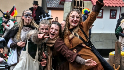 In Ornbau herrscht buntes Faschingstreiben bei 12.000 Besuchern. (Foto: Tizian Gerbing)