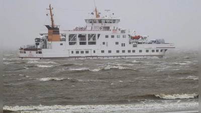 „Von Westen zieht bis Sonntag ein weiteres Sturmtief zum Nordteil der Nordsee.“ (Foto: Volker Bartels/dpa)