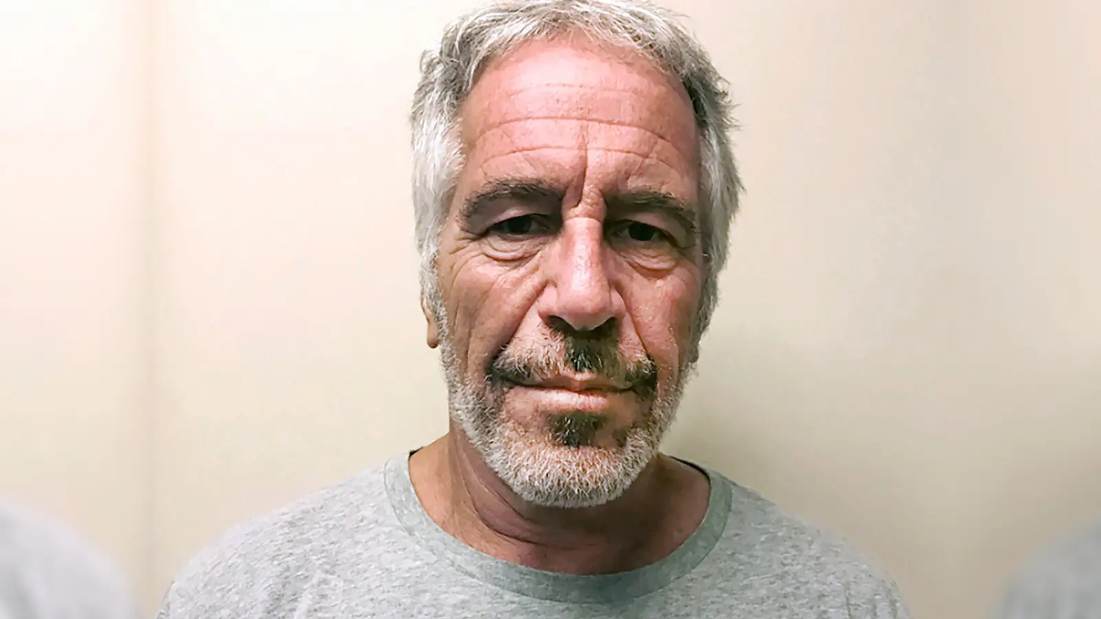 Das US-Justizministerium hat Berichten zufolge weitere Ermittlungsakten zum Fall des Sexualstraftäters Jeffrey Epstein veröffentlicht und diese kurz darauf wieder gelöscht. (Archivbild) (Foto: ---/AP/dpa)