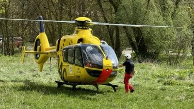 Mit dem Rettungshubschrauber wurde eine 45-Jährige in die Erlanger Uniklinik gebracht, nachdem sie mit ihrem Motorrad bei Brodswinden verunglückte. (Symbolbild: Lara Hausleitner)