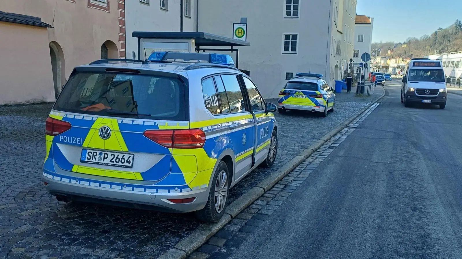 Die Polizei hatte nach der Flucht am Freitag mit einem größeren Aufgebot nach dem Mann gesucht. (Archivbild) (Foto: Markus Zechbauer/zema-medien.de/dpa)