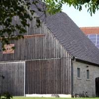 Um die Dorfscheune als Gemeinschaftshaus nutzen zu können, ist einiges an Sanierungsaufwand notwendig.  (Foto: Simone Hedler)