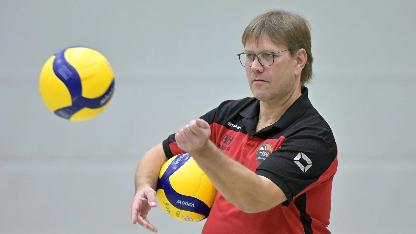 „Realistisch gesehen werden wir am Ende auf dem vierten Platz landen“. Trainer Armin Hoefer spricht dennoch von einer erfolgreichen Saison. (Foto: Martin Rügner)