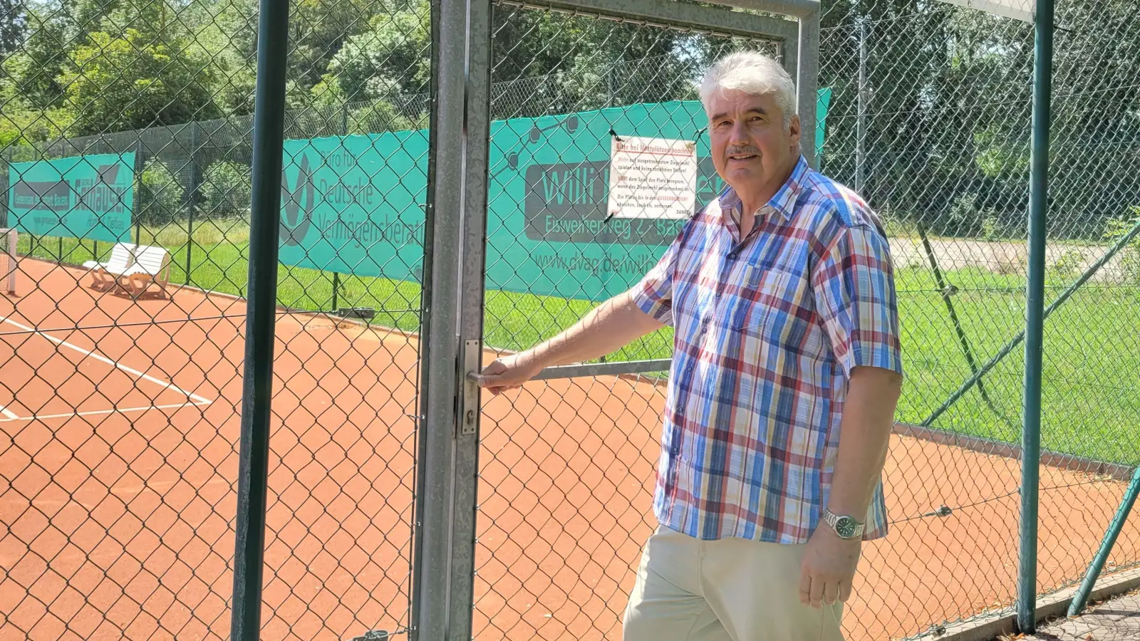 Jürgen Müller leitet seit acht Jahren die Tennisabteilung des TV 1860 Bad Windsheim und hofft nun auf Neumitglieder. (Foto: Nina Daebel)