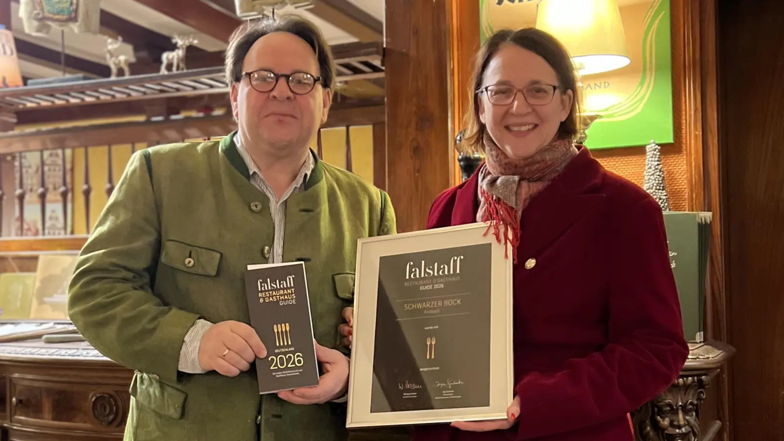 Freuen sich über die Auszeichnung: Eigentümerin Meike Appel-Fuhrmann und Geschäftsführer Christian H. Fuhrmann.  (Foto: Christian Hupperrich)