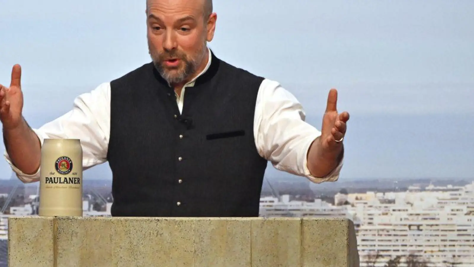 Die Premiere von Stephan Zinner als Fastenprediger darf man als gelungen bezeichnen.  (Foto: Peter Kneffel/dpa)