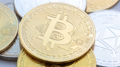 Der Bitcoin und andere Kryptowährungen sind im Aufwind. (Symbolbild) (Foto: Fernando Gutierrez-Juarez/dpa)